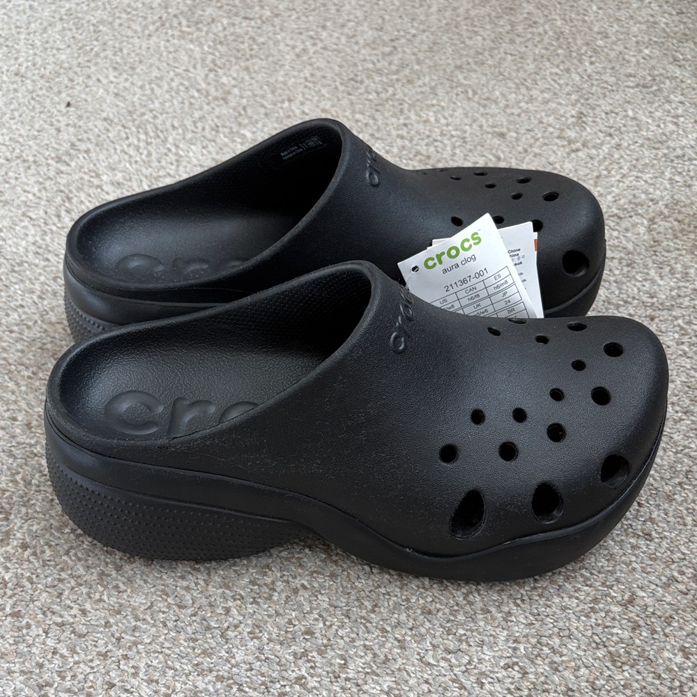 CROCS AURA Platform Clog Mule